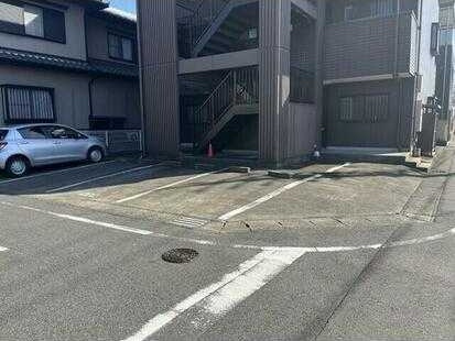 御駒ハイツの駐車場
