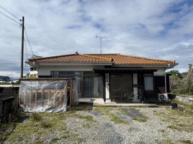 築浅同然♪駐車場×お庭広々でお得な大田原市の中古物件