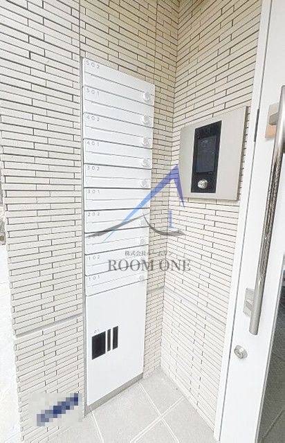 ベルネージュのその他共用部分|集合ポストと宅配ボックスです。