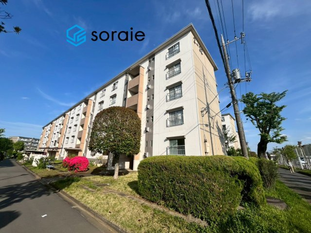 狭山台団地2街区22号棟の外観|令和8年4月25日撮影。