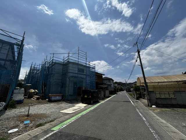 新築　高崎市片岡町2丁目　Heartful　Town　C号棟の前面道路含む現地写真|現地写真　南東側接道幅員約6ｍ　北東側接道幅員約6ｍ