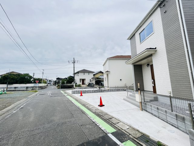 新築　高崎市片岡町2丁目　Heartful　Town　C号棟の前面道路含む現地写真|現地写真　南東側接道幅員約6ｍ　北東側接道幅員約6ｍ