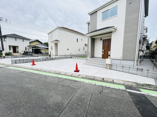 新築　高崎市片岡町2丁目　Heartful　Town　C号棟の駐車場|現地写真　駐車スペースは並列2台分可能です！
