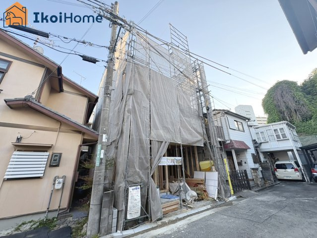 神戸市西区王塚台4丁目　新築戸建のエントランス|●資料・カタログのご請求無料●バス停まで徒歩 4分、15分で西明石駅にも到着し通勤や通学に便利な立地