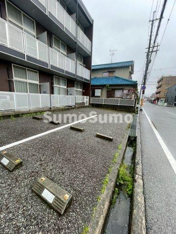 センチュリー武庫元町の駐車場