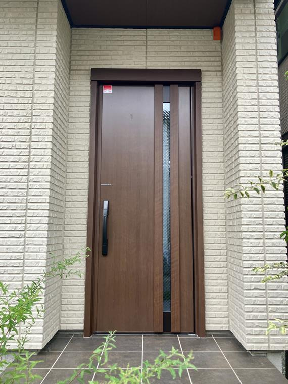 本町戸建のエントランス