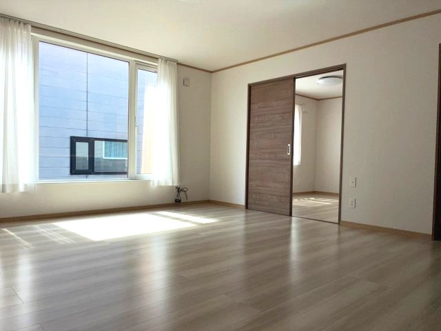 【居間・リビング】の画像