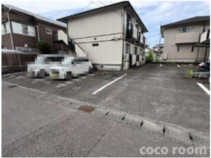 リバーサイド の駐車場