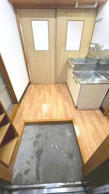 足立区千住大川町の賃貸マンションの玄関