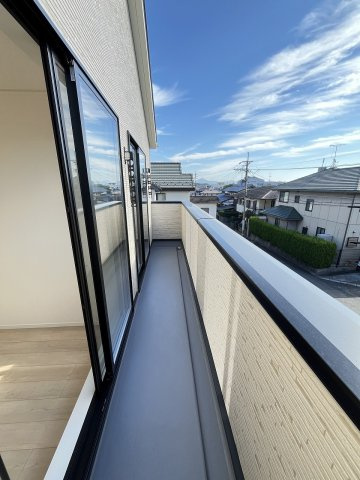 【バルコニー】 | 福岡市早良区梅林7丁目第6　4号棟（全4棟）【仲介手数料無料・0円】 | 施工例。施工例は完成時と異なる場合があります。