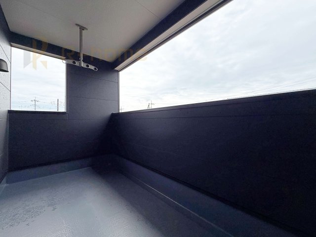 つくば市高見原第17　新築戸建て　3号棟のバルコニー|急な雨でも安心のインナーバルコニー♪忙しいご夫婦も大満足♪