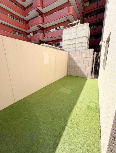 ワコーレ深江北町Ｓａｉｌｓのバルコニー|南向きで陽当たり良好なお庭