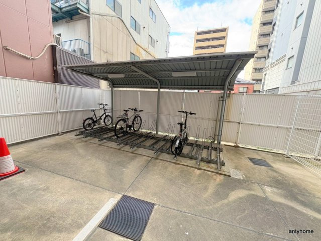リーゾ　エ　パーネ　仲介手数料無料の駐車場
