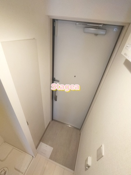 リブリ・日進の玄関
