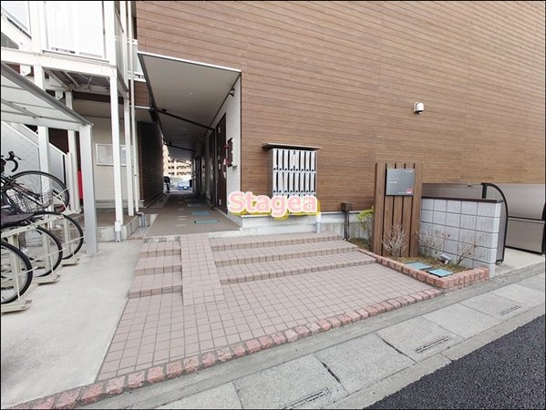 リブリ・日進のエントランス