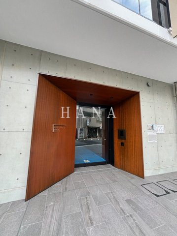 ONE ROOF RESIDENCE NISHINIPPORIのエントランス