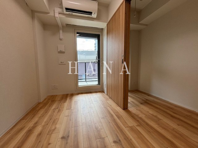 ONE ROOF RESIDENCE NISHINIPPORIの居間・リビング