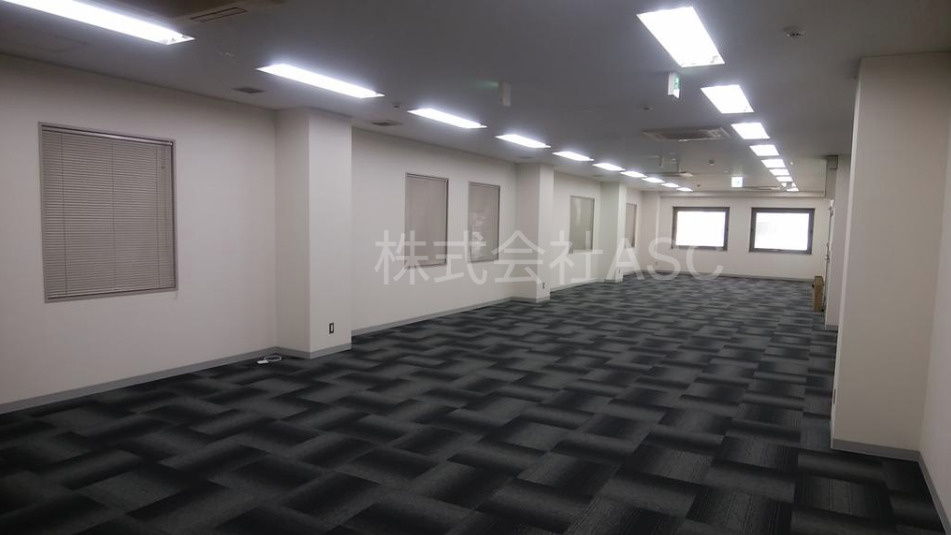 新梅田ＫＳビルの洋室
