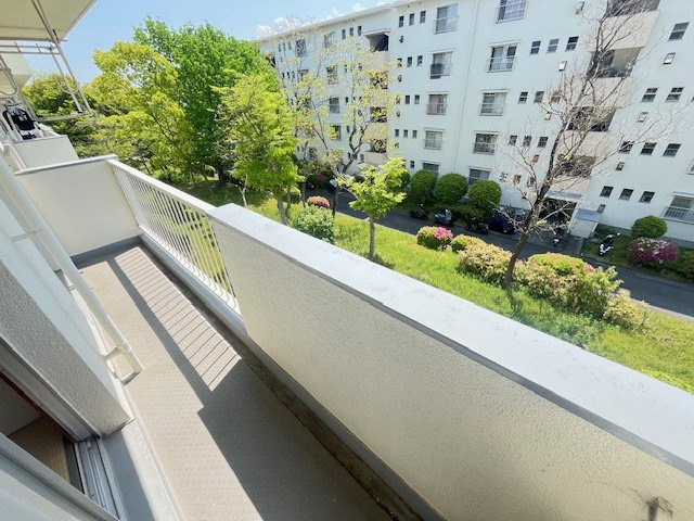 公団狭山住宅7号棟のバルコニー