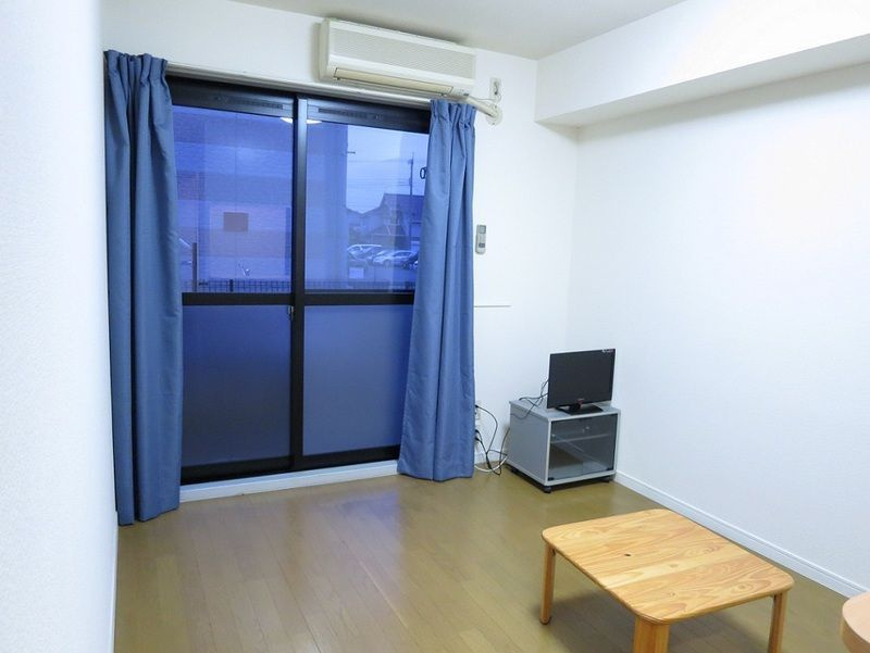 レオパレス小山の洋室