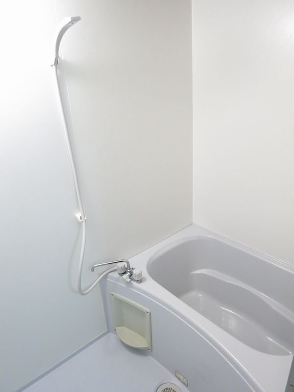 レオパレス小山の浴室