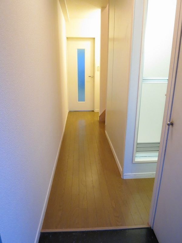 レオパレス小山の玄関