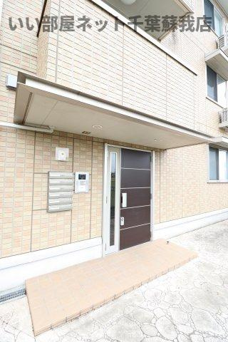 ハイツバンビスのエントランス|ゆとりのあるエントランスです