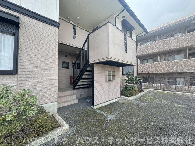 アリュール　Bのエントランス