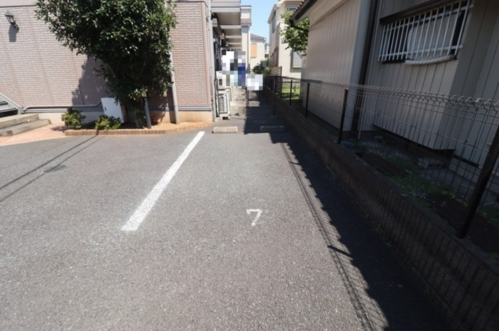 プルミエコートの駐車場