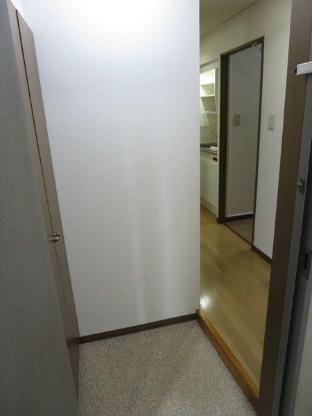 プロビデンス東新町の玄関