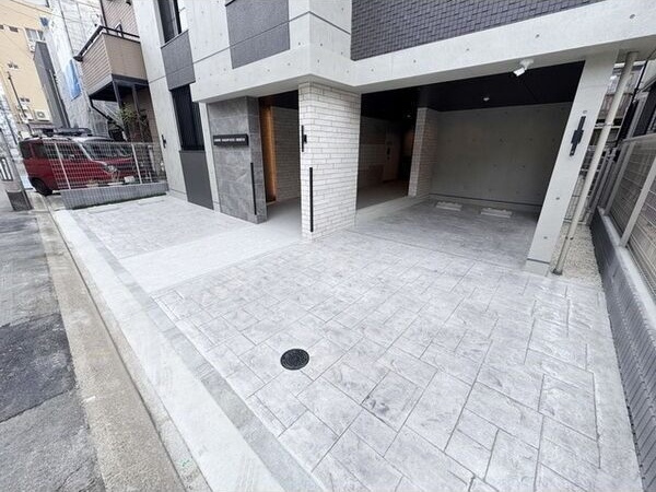 LUORE名古屋駅NORTHの駐車場