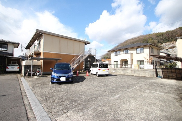 コーポ吉備津の駐車場