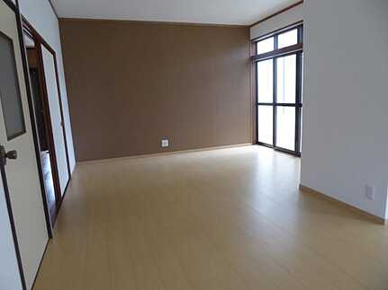 広島市安佐北区口田南２丁目の中古一戸建の居間・リビング