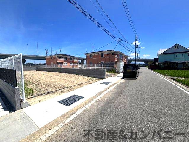 東垣生町のおトチ1号地　松山市東垣生町の分譲地の前面道路含む現地写真|前面道路含む現地写真です