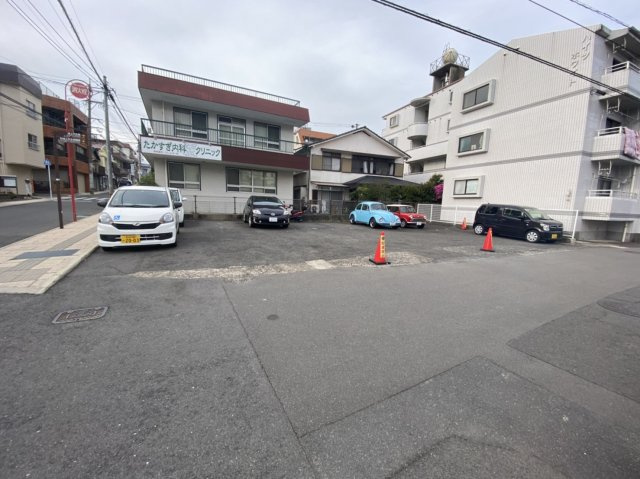松田ビルの駐車場