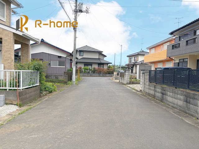 つくば市栗原第2　新築戸建て　1号棟の前面道路含む現地写真|『今から見たい！』大歓迎です♪
お気軽にＲ－ｈomeまでお問い合わせください。