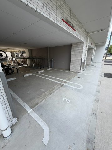 ヴェルデシア名駅南の駐車場