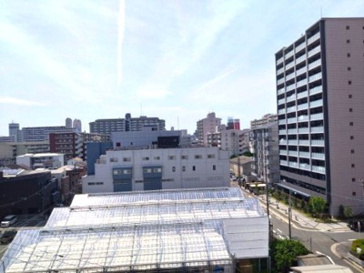 【展望】 | ルイシャトレあびこ | 近隣に大きな建物が無いので開放的な空間を楽しめます！陽当り・周辺環境も合わせて、ぜひ現地をご覧ください。