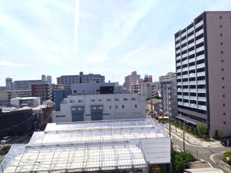 【展望】 | ルイシャトレあびこ | 近隣に大きな建物が無いので開放的な空間を楽しめます！陽当り・周辺環境も合わせて、ぜひ現地をご覧ください。