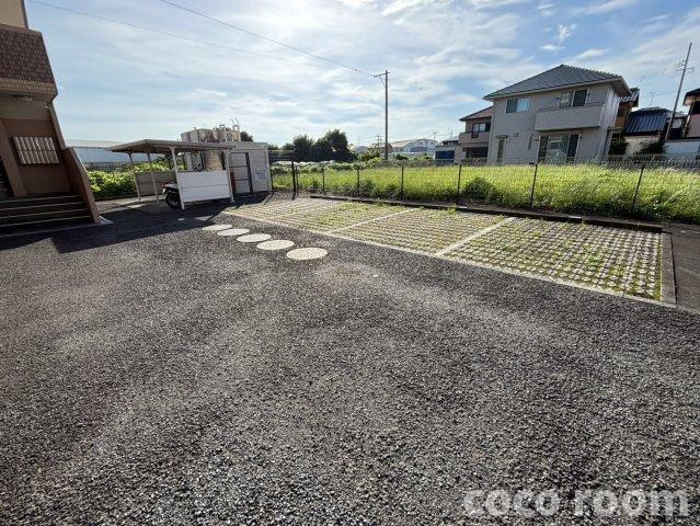 フロール の駐車場