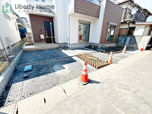 水戸市曙町　新築戸建　B号棟の駐車場