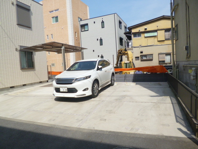 フローレンスの駐車場|★敷地内駐車場★