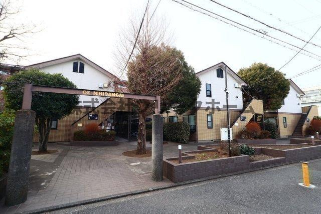 小金井市東町４丁目のアパートのエントランス