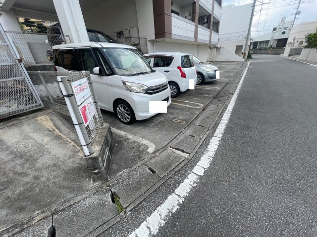 【駐車場】