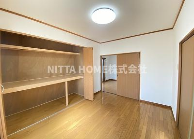 コーポラスナインの内装|大きな収納もついていて便利◇