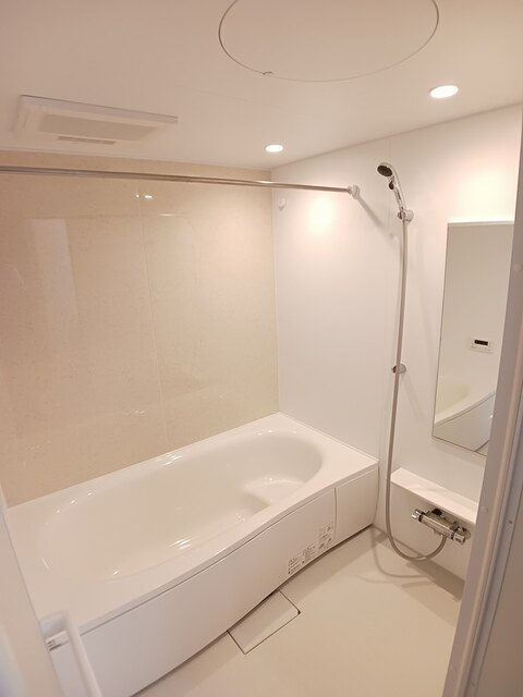 フォルトゥーナ西岡屋Ⅱの浴室
