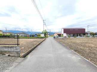 【周辺】 | 市川三郷町高田 売事務所・店舗　敷地293坪・平成16年築 | 前面道路　幅員は約4.3メートル　大型車も進入可能です。