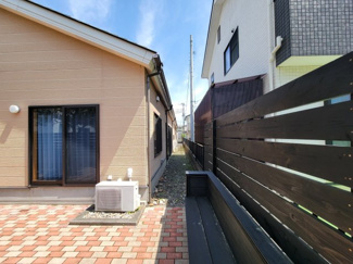 【周辺】 | 市川三郷町高田 売事務所・店舗　敷地293坪・平成16年築 | 敷地東側境界