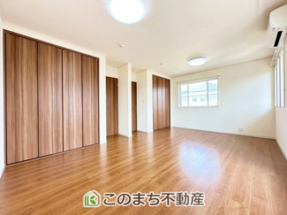 【洋室】 | 栃木市沼和田町再生住宅 | お子様の成長に合わせて、育ち壁を設置すれば3LDK→4LDKに変更可能☆