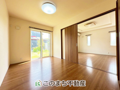 【洋室】 | 栃木市沼和田町再生住宅 | 大切なプライベート空間は、趣味に合わせて使って頂けるようシンプルに仕上げてあります。
